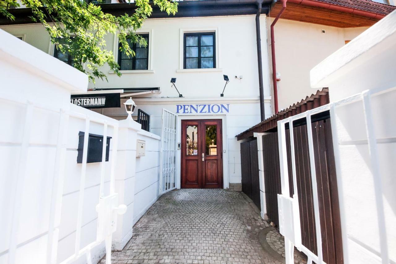 Penzion La Route プラハ エクステリア 写真